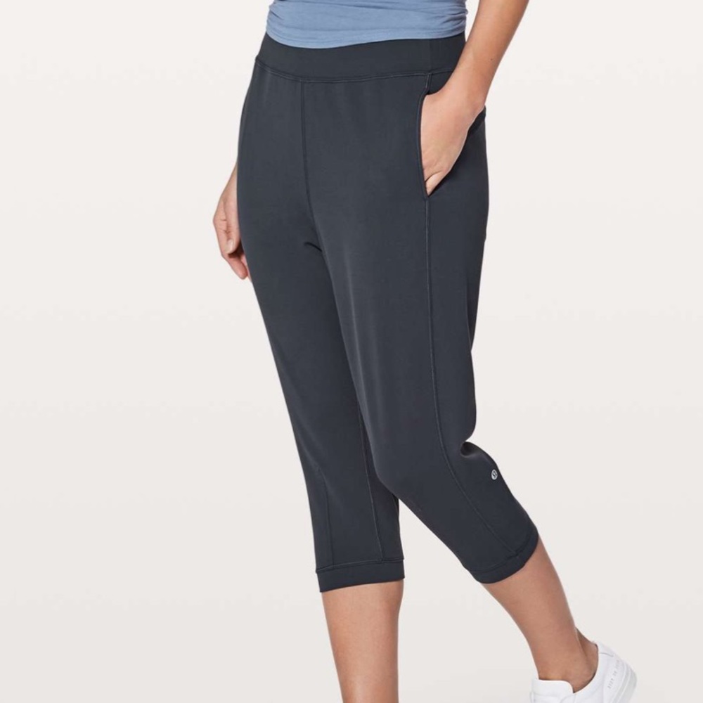 Lululemon Rejuvenate Crop 18” Blue Tied